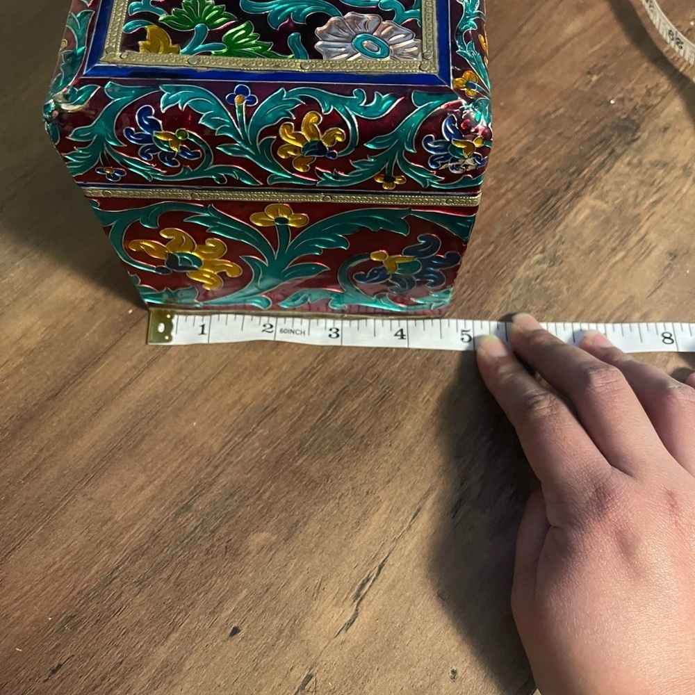 Handmade meenakari jewelry box from India,laminated sheet metal, painted enamel - Picture 8 of 9